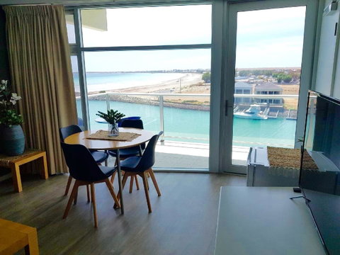 Ocean View Luxury Apartment & Suite - Sydney Tourism 5