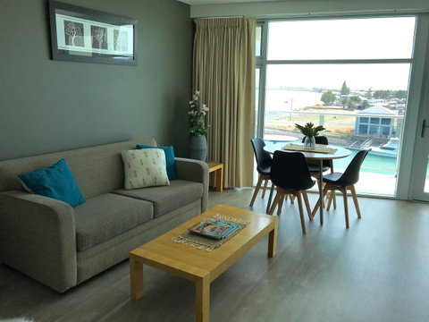 Ocean View Luxury Apartment & Suite - Sydney Tourism 11