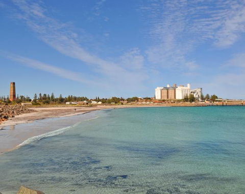 Wallaroo Marina Waterfront Luxe Apartment - Sydney Tourism 3