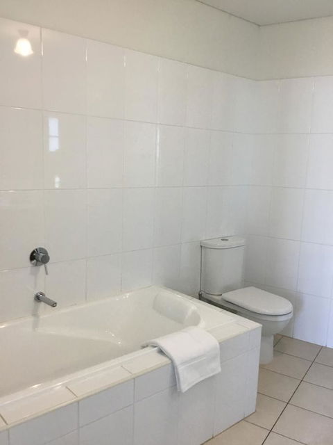 Wallaroo Marina Waterfront Luxe Apartment - Sydney Tourism 19