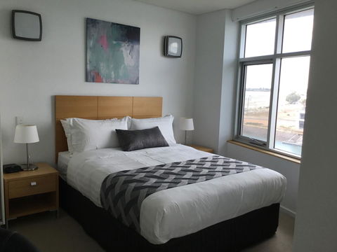 Wallaroo Marina Waterfront Luxe Apartment - Sydney Tourism 14