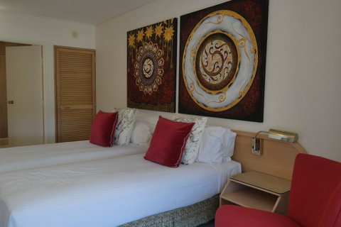 Pacific Bay Resort - Sydney Tourism 5