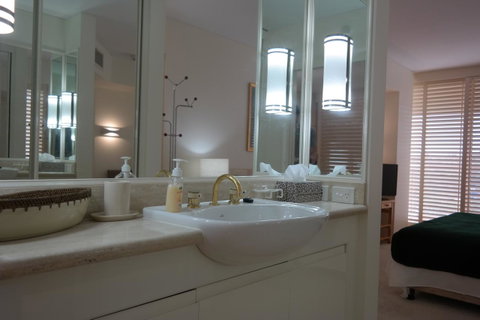Pacific Bay Resort - Sydney Tourism 17