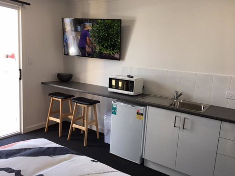Port Lincoln Shark Apartment 1 - Sydney Tourism 11