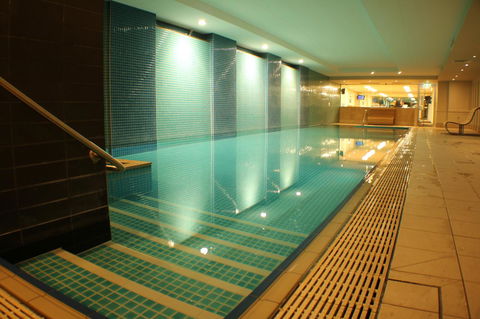 Beachside Luxury Apartments One & Two Bedroom In Beachfront Oaks Pier Building - Sydney Tourism 33