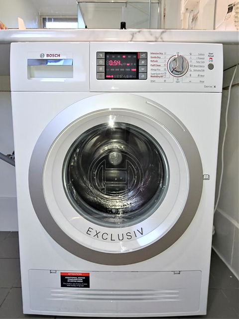 Hi 5 Glenelg Studio Apartment - Sydney Tourism 10