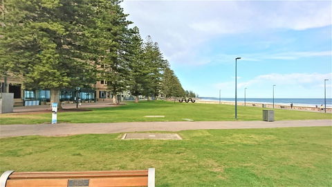 Hi 5 Glenelg Studio Apartment - Sydney Tourism 25