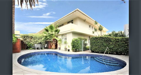Hi 5 Glenelg Studio Apartment - Sydney Tourism 0