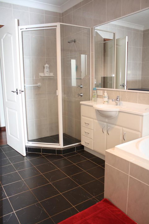 Serenity On Narrabeen Beach - 1Bdr Beachside Retreat - Sydney Tourism 5