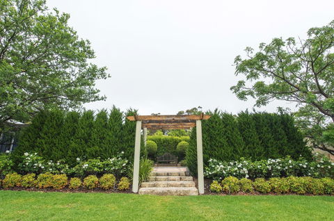 S T U D I O 22 Peaceful Retreat With Garden Views - Sydney Tourism 10