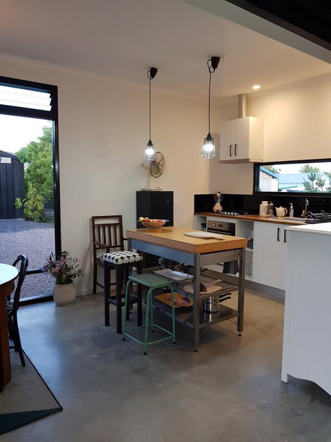 Sinclair Eco House - Sydney Tourism 9