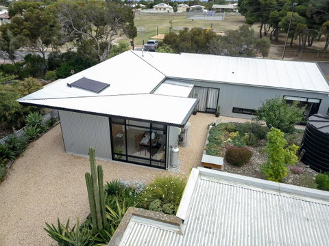 Sinclair Eco House - Sydney Tourism 6