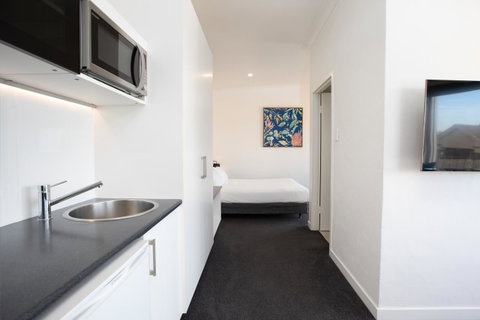Bay 10 - Suites And Apartments - Sydney Tourism 1