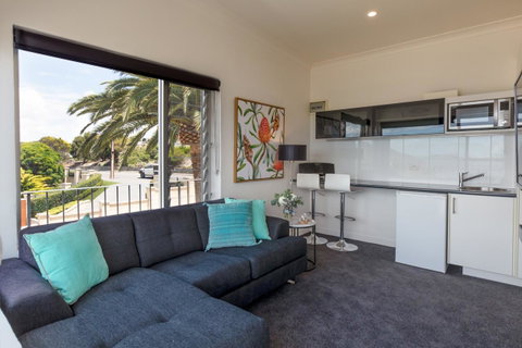 Bay 10 - Suites And Apartments - Sydney Tourism 6