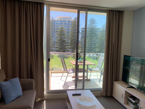 Luxury Beachside Accomodation - Sydney Tourism 4