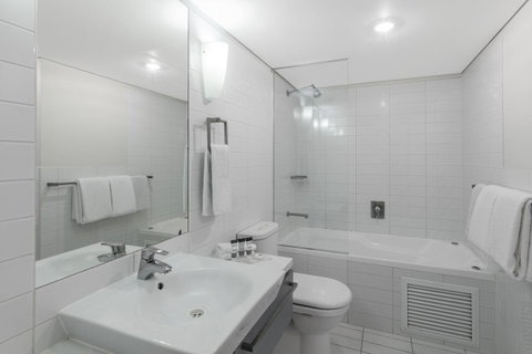 Oaks Adelaide Horizons Suites - Sydney Tourism 4
