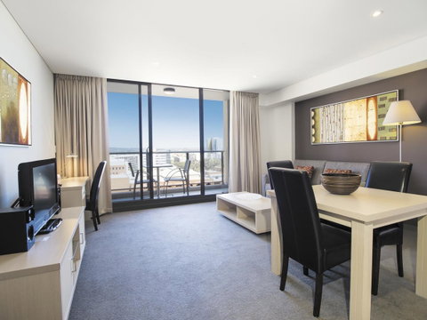 Oaks Adelaide Horizons Suites - Sydney Tourism 3