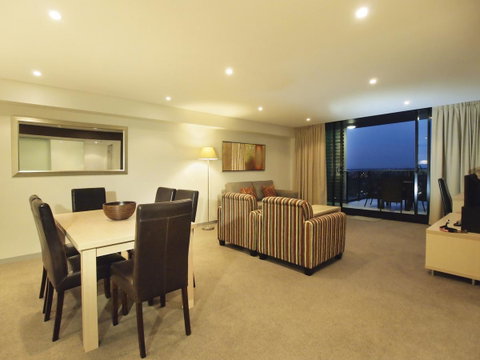 Oaks Adelaide Horizons Suites - Sydney Tourism 12
