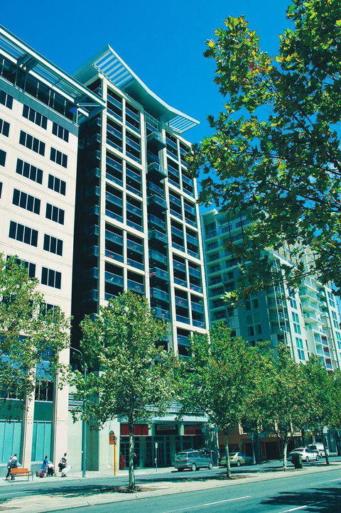 Oaks Adelaide Horizons Suites - Sydney Tourism 0