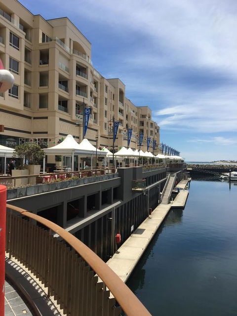 Glenelg Beach Studio - Sydney Tourism 3