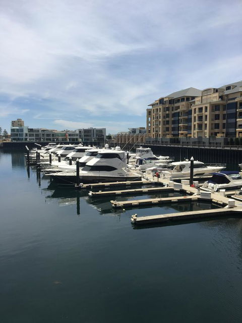 Glenelg Beach Studio - Sydney Tourism 2