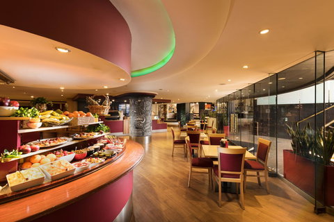 Stamford Plaza Adelaide - Sydney Tourism 3