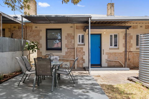 Cute And Cosy - Events, Workers, Getaways - Sydney Tourism 13