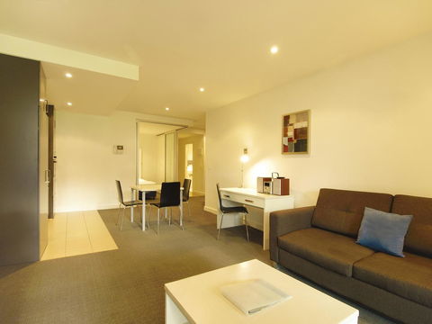 Oaks Glenelg Liberty Suites - Sydney Tourism 22