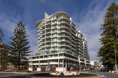 Oaks Glenelg Liberty Suites - Sydney Tourism 0