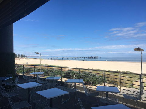 Beachside Luxury Getaway In Glenelg - Sydney Tourism 19