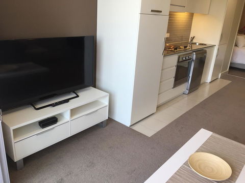 Beachside Luxury Getaway In Glenelg - Sydney Tourism 10