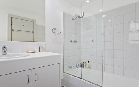 Glenelg Oasis Studios - Sydney Tourism 11