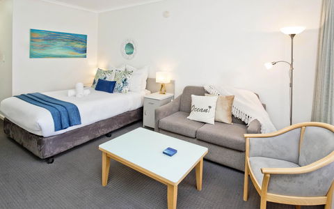 Glenelg Oasis Studios - Sydney Tourism 8