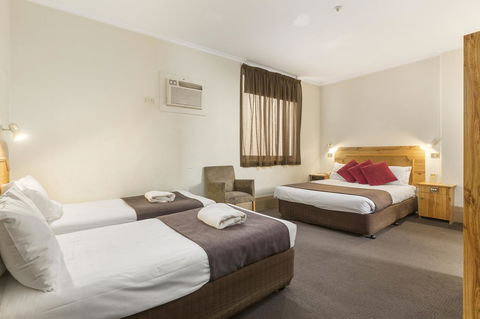 Adelaide Paringa - Sydney Tourism 6
