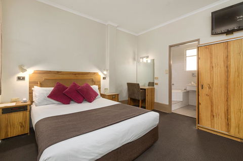 Adelaide Paringa - Sydney Tourism 9