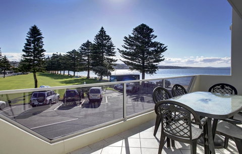 Tasman Beachside Apartment - Sydney Tourism 0