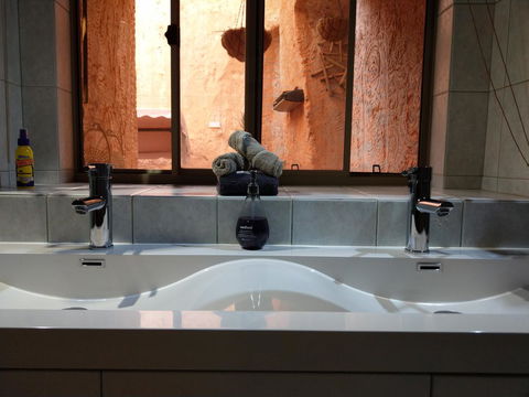 Zen Underground B&B - Sydney Tourism 6