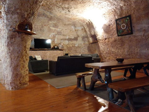 Zen Underground B&B - Sydney Tourism 4