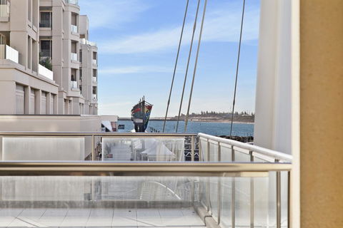 Glenelg Seaside Apartment - Sydney Tourism 0