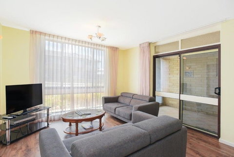 The Dolphins Beachfront Apartments - Sydney Tourism 5