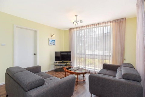 The Dolphins Beachfront Apartments - Sydney Tourism 17