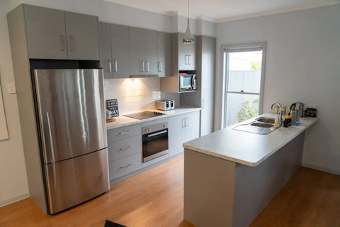 Gawler Townhouse 3 Bedroom - Sydney Tourism 3