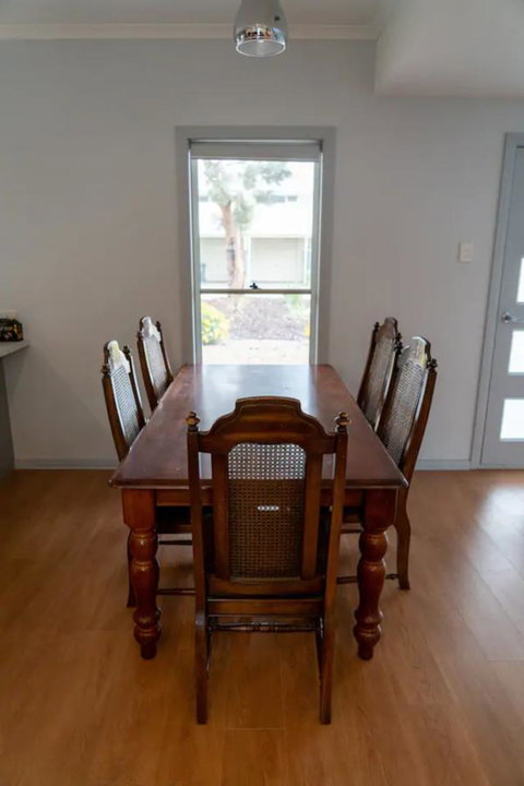 Gawler Townhouse 3 Bedroom - Sydney Tourism 21