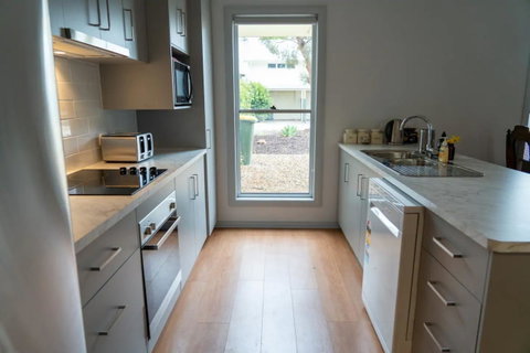 Gawler Townhouse 3 Bedroom - Sydney Tourism 1