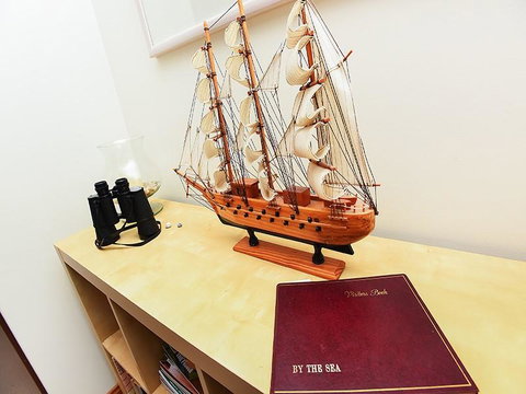 Franklin Beachfront Apartments - Sydney Tourism 11