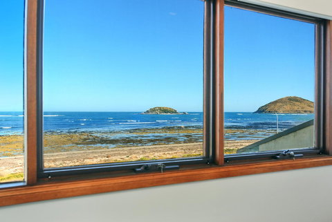 Franklin Beachfront Apartments - Sydney Tourism 12