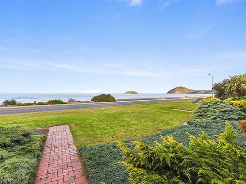 Franklin Beachfront Apartments - Sydney Tourism 0