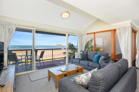 Franklin Beachfront Apartments - Sydney Tourism 6