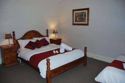 Jacaranda Cottage - Sydney Tourism 7