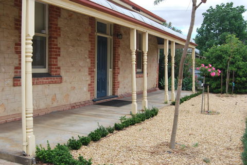 Jacaranda Cottage - Sydney Tourism 12